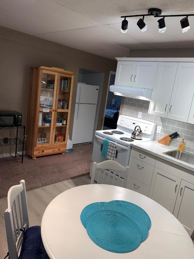 Newly Renovated Basement Suite! Lethbridge Exterior photo